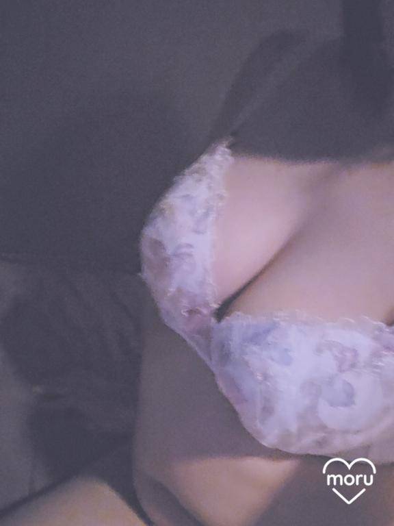 新人ことの　3/8～出勤‼~無料V〇P対応！ほぼ全身が性感帯の爆乳素人~（EXクイーンズ）