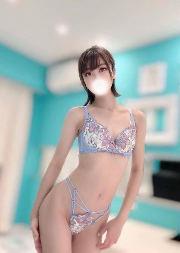 ? 一見清楚に見えるけど、実はエ?チ大好きでドスケベ??