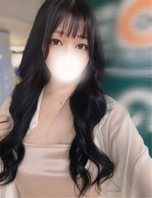 黒髪お姉さんの正体