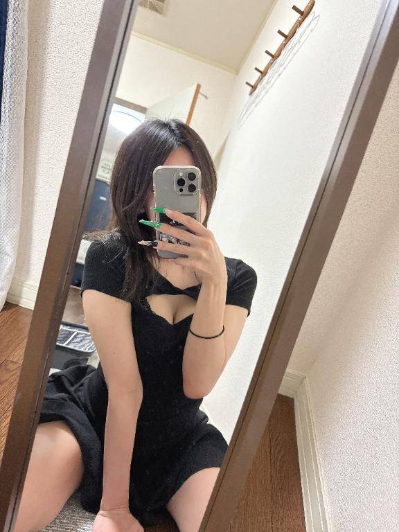 はじめまして(  . .)"