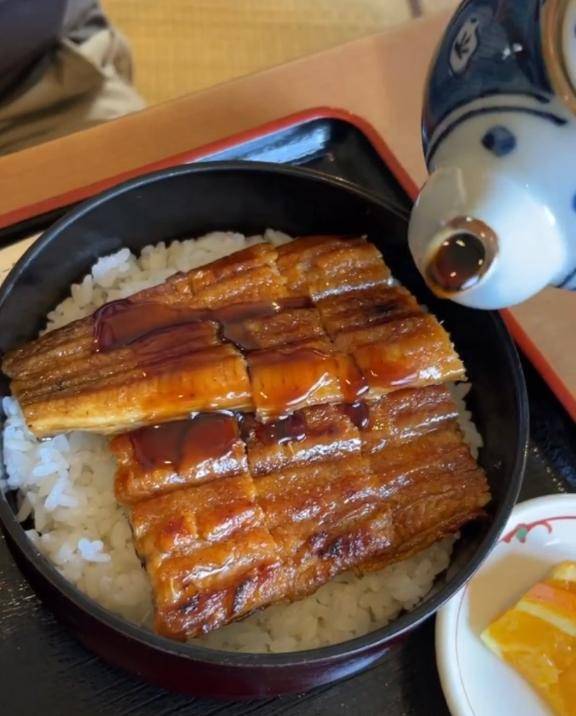 プリンに醤油かけたらウニの味がするって言うけどプリンに醤油かけてもプリンと醤油の味しかしない