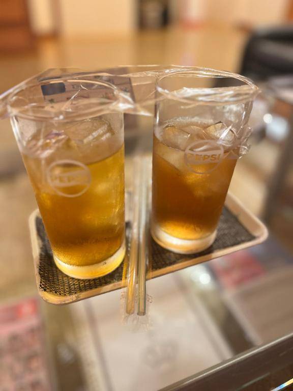 紅茶とアップルジュースはどっちでしょう？