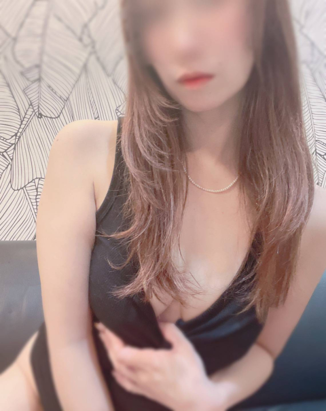 業界未経験ななせ（人妻パラダイス）