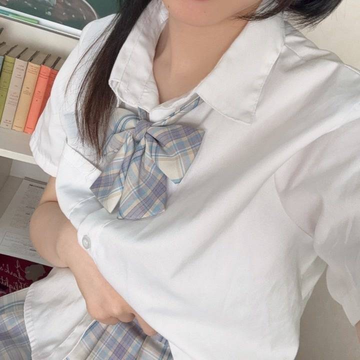 制服姿いかがですか？