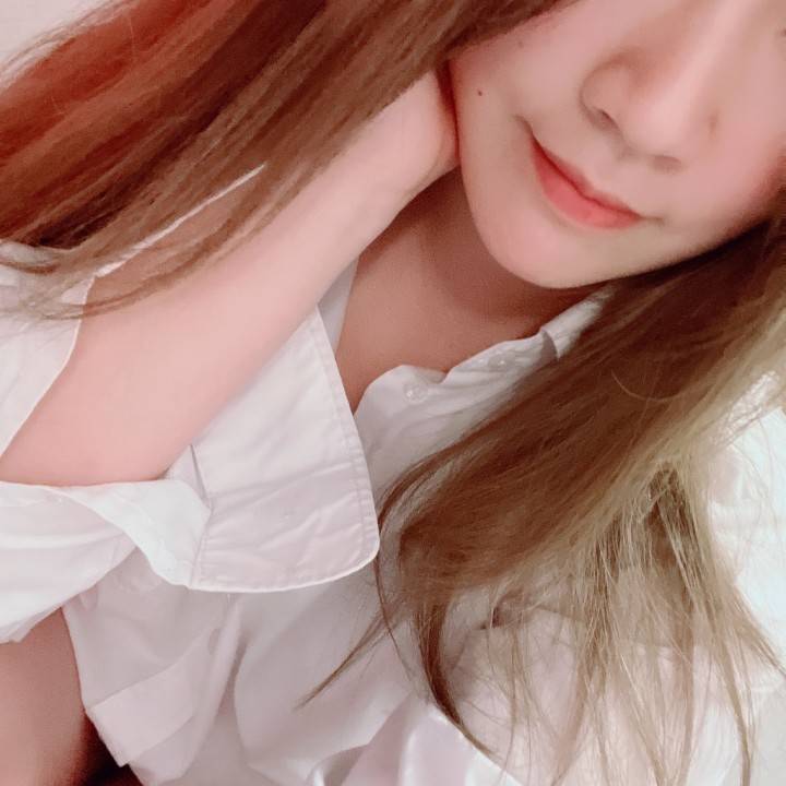 ピンクから白へ