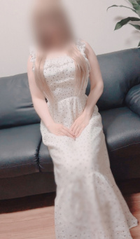 【花輪あい】