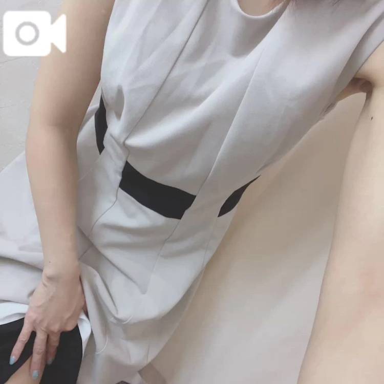 チラッ