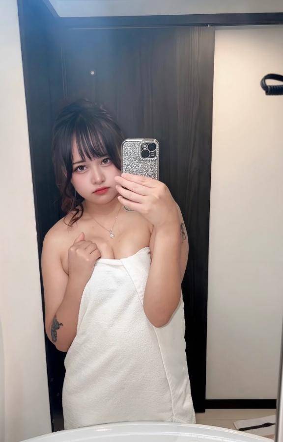 東京から帰ってきたよ♪寂しがりやな私を可愛がって…？お兄ちゃん❤️