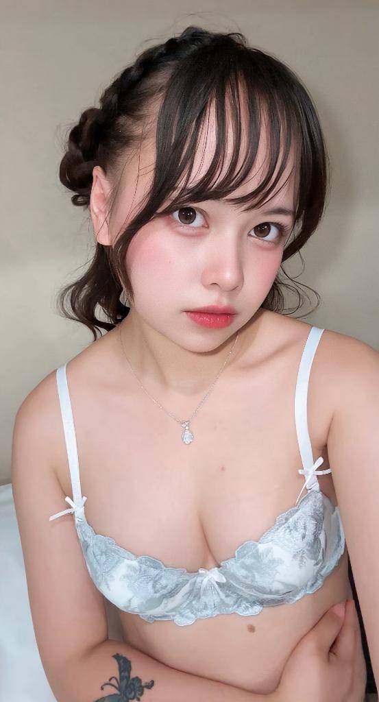 【18時出勤】今日のまなの秘密…実は『白』なんだよ？♡