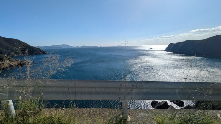明日は出勤です🩷