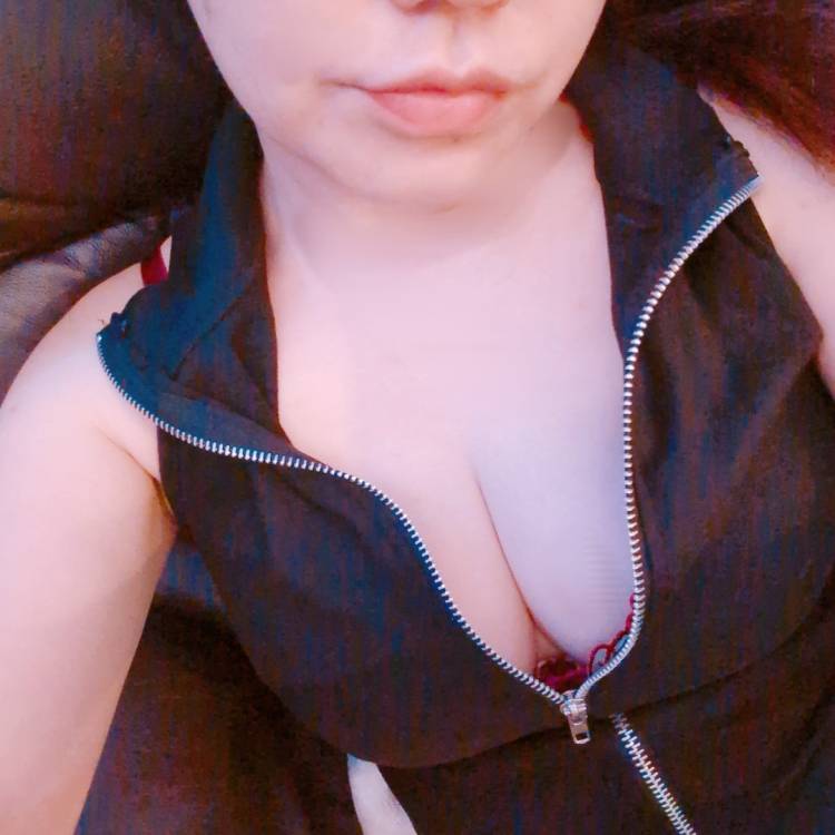 野村咲凪