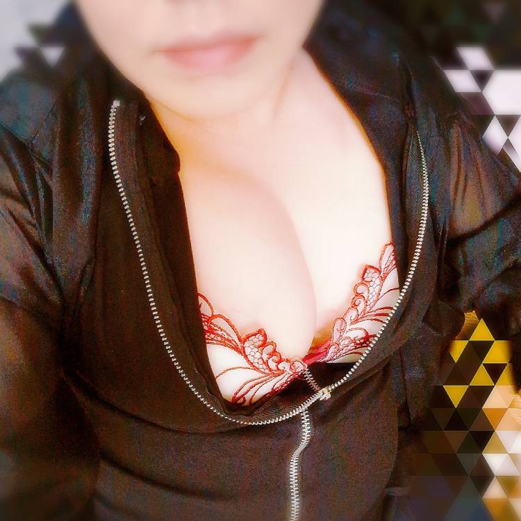 野村咲凪