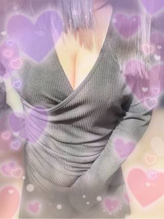 昼下がり、ふと誰かに触れてほしくなる時間…?