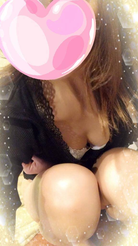 スマホを……
