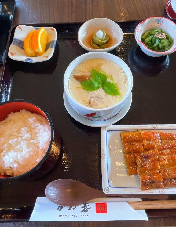 鰻タベタァイ