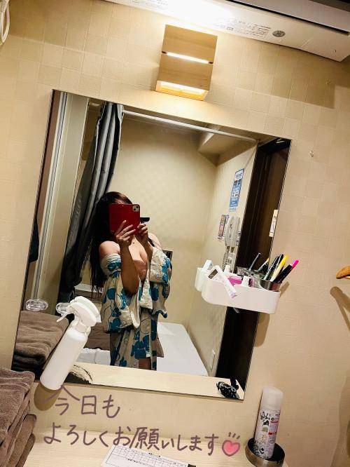 夜桜の下で感じる言葉