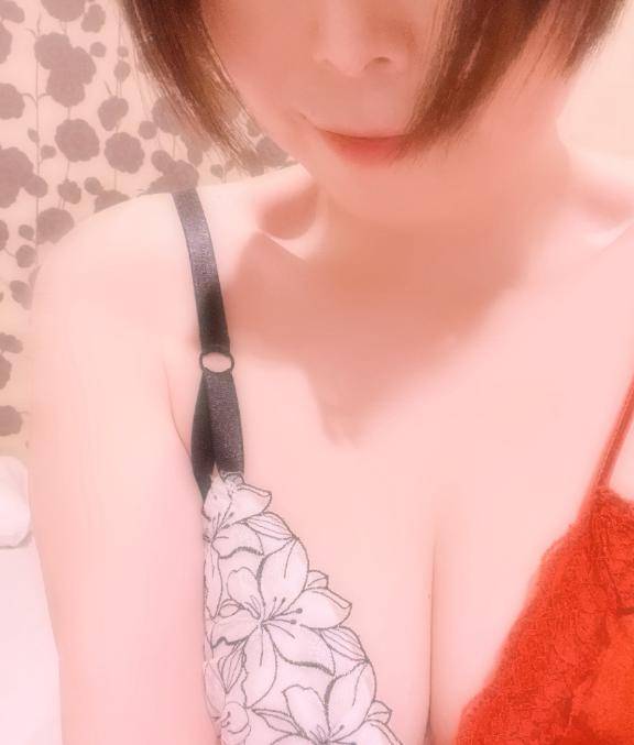観月みゆ(イエスグループ 華女(かのじょ) 松山店)