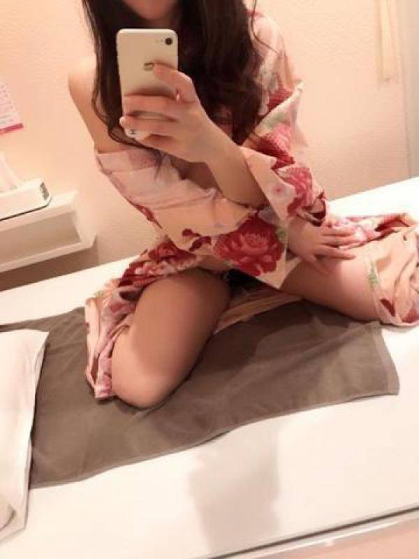 橋本なるみ(イエスグループ 華女(かのじょ) 松山店)