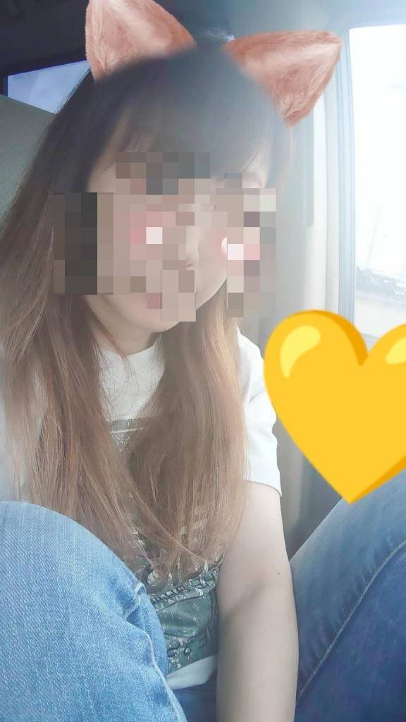 車の中で隠れてキスをしよう誰にもみつからないように。