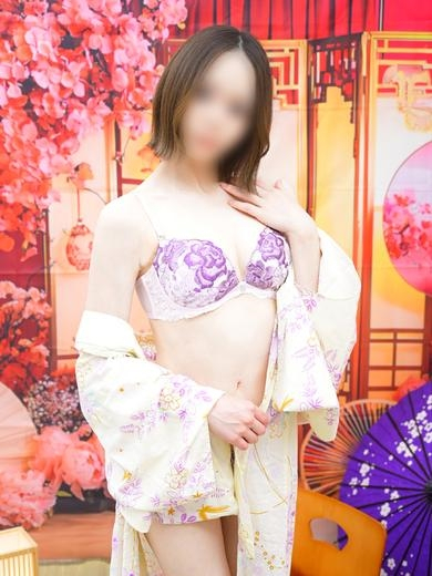 長澤れあ（イエスグループ 華女(かのじょ) 松山店）