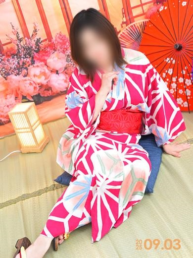 井上ゆかり（イエスグループ 華女(かのじょ) 松山店）