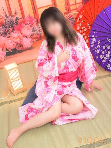 鈴川りせ（イエスグループ 華女(かのじょ) 松山店）