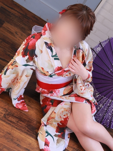 片瀬ひな(イエスグループ 華女(かのじょ) 松山店)