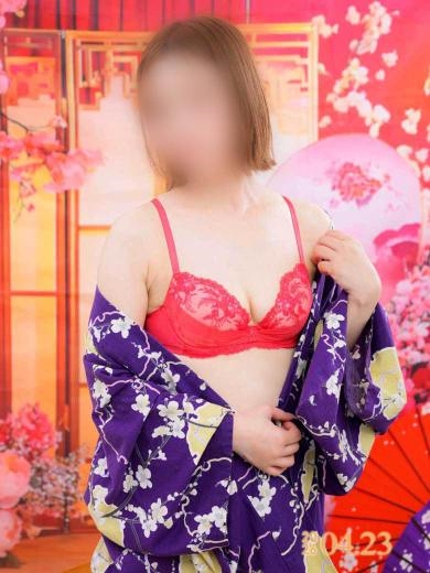 影山ゆか（イエスグループ 華女(かのじょ) 松山店）