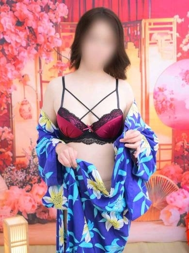 夏川すずか(イエスグループ 華女(かのじょ) 松山店)