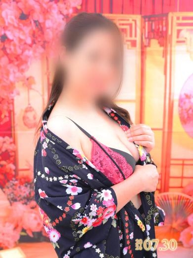 成瀬ねね(イエスグループ 華女(かのじょ) 松山店)