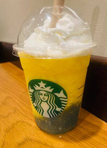 ??スタバ?? サンシャイン パイン フラペチーノ