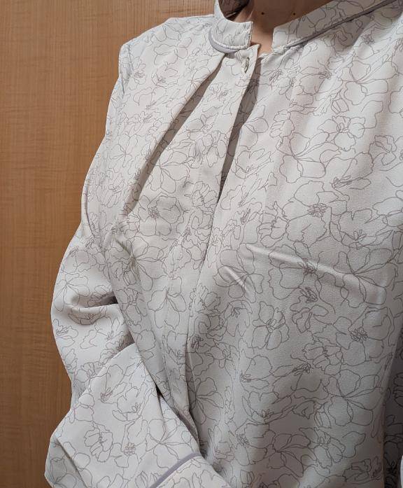 新しいブラウス