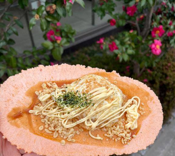 この屋台の食べ物分かる人いますか？?