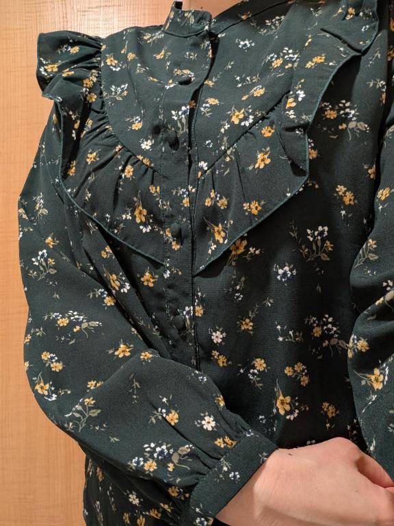 新しいブラウス