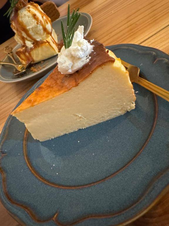 チーズケーキ?