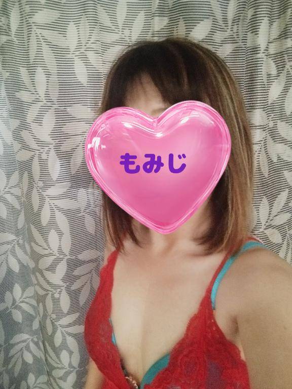 髪バッサリ切りました?
