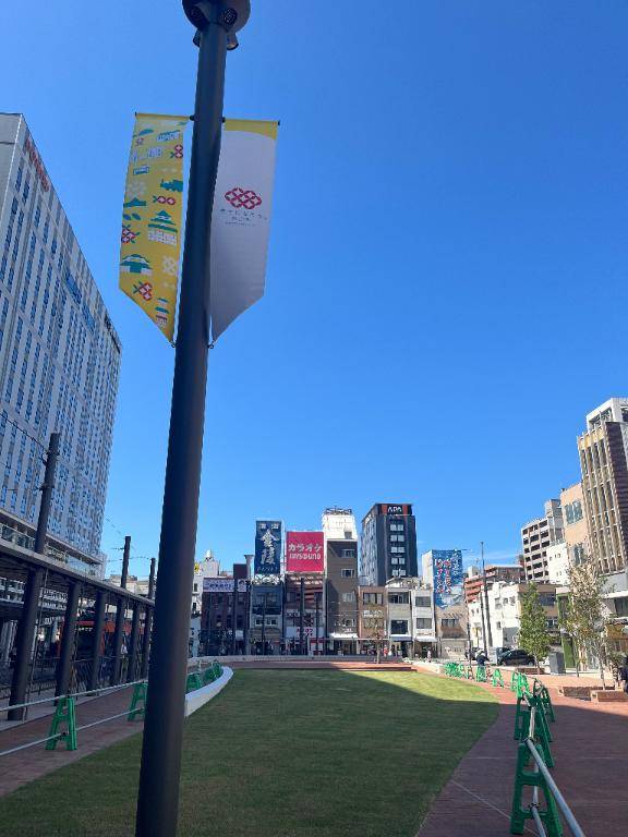 松山市駅前広場でオープニングイベント