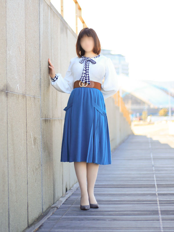 綾野 りこ