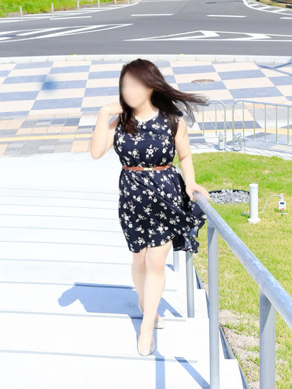 安達ゆみこ