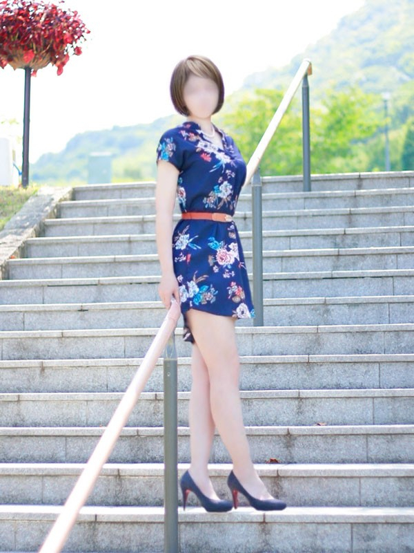 倖田えみり