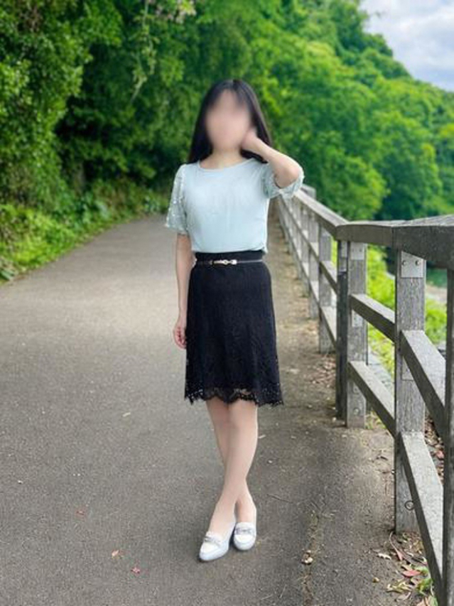 小春 えみか
