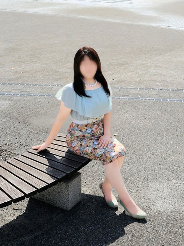 安達ゆみこ