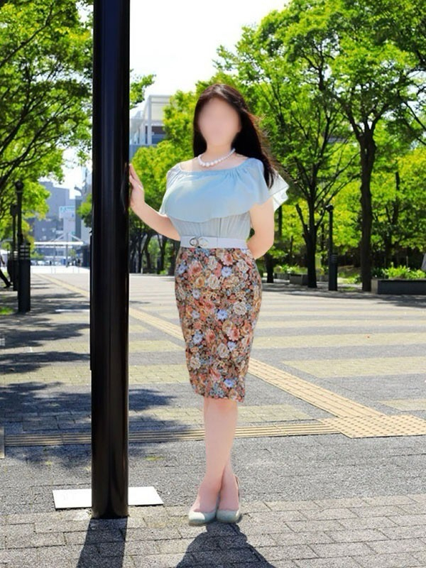 安達ゆみこ