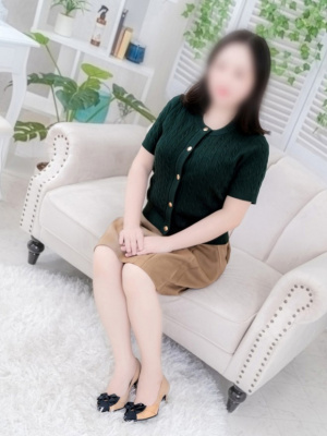 （高知デリヘル倶楽部 人妻熟女専門店）新人「璃来(りく)」さん、本日17:00より初出勤です♪