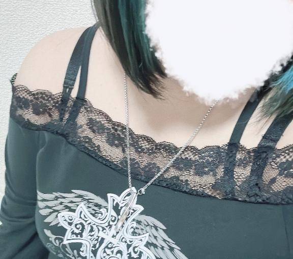 お初です(  . .)"