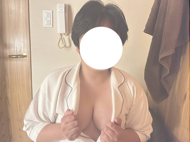 新人　ペロペロのあちゃん♡ 舐めるの大好き👅ドMでエッチな女の子👩