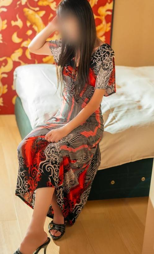 《なつき》 細身で 綺麗 Ｍ系 ナイスエロエロボディー 美脚 超～オススメ姫