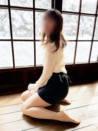 新人さな