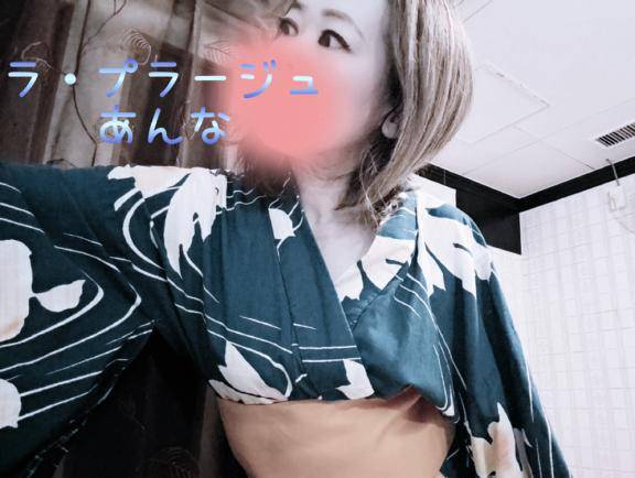 窓を開けて少し涼んでみた…そんな夕暮れ