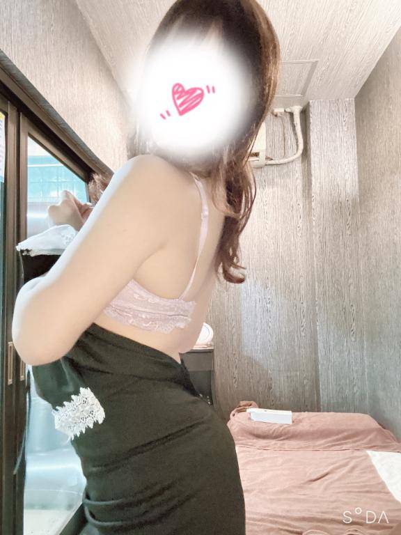 ? フェザータッチで濡れる変態